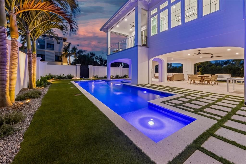 For Sale: $5,995,000 (5 beds, 5 baths, 3400 Square Feet)