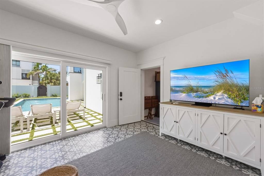 For Sale: $5,995,000 (5 beds, 5 baths, 3400 Square Feet)