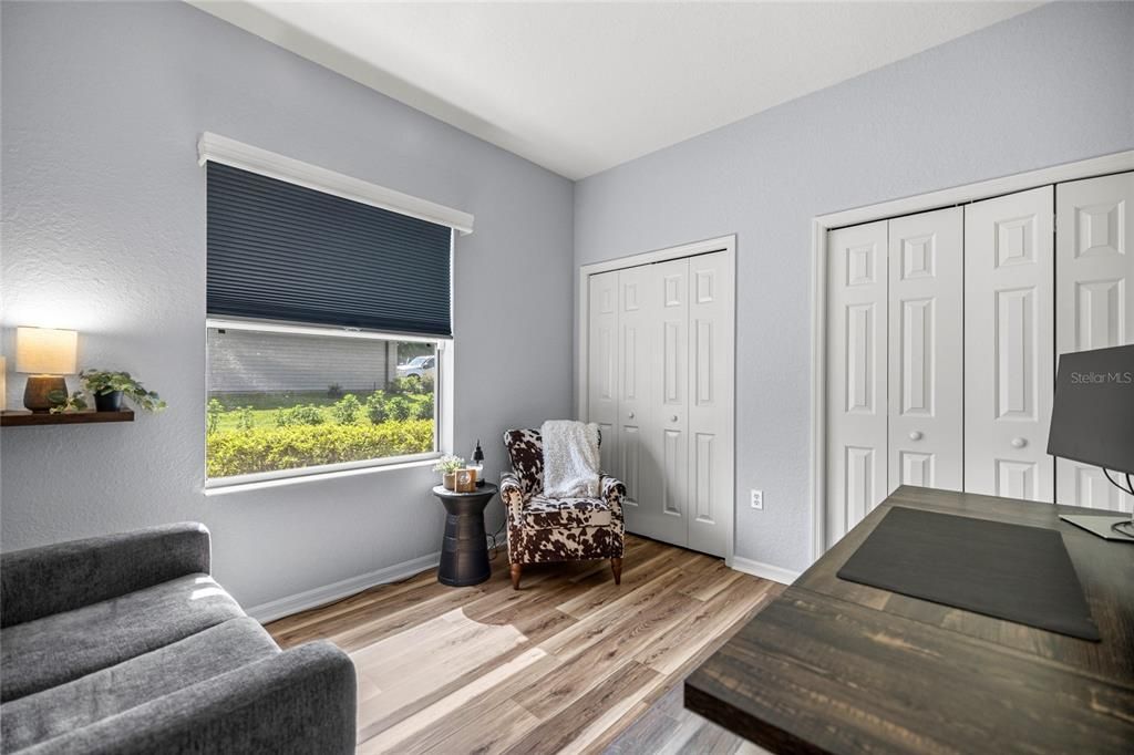 合同活跃: $279,900 (3 贝兹, 2 浴室, 1623 平方英尺)