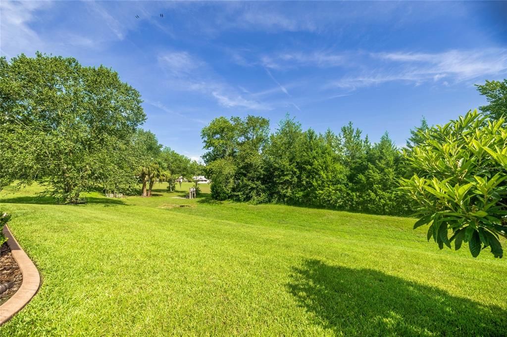 合同活跃: $279,900 (3 贝兹, 2 浴室, 1623 平方英尺)