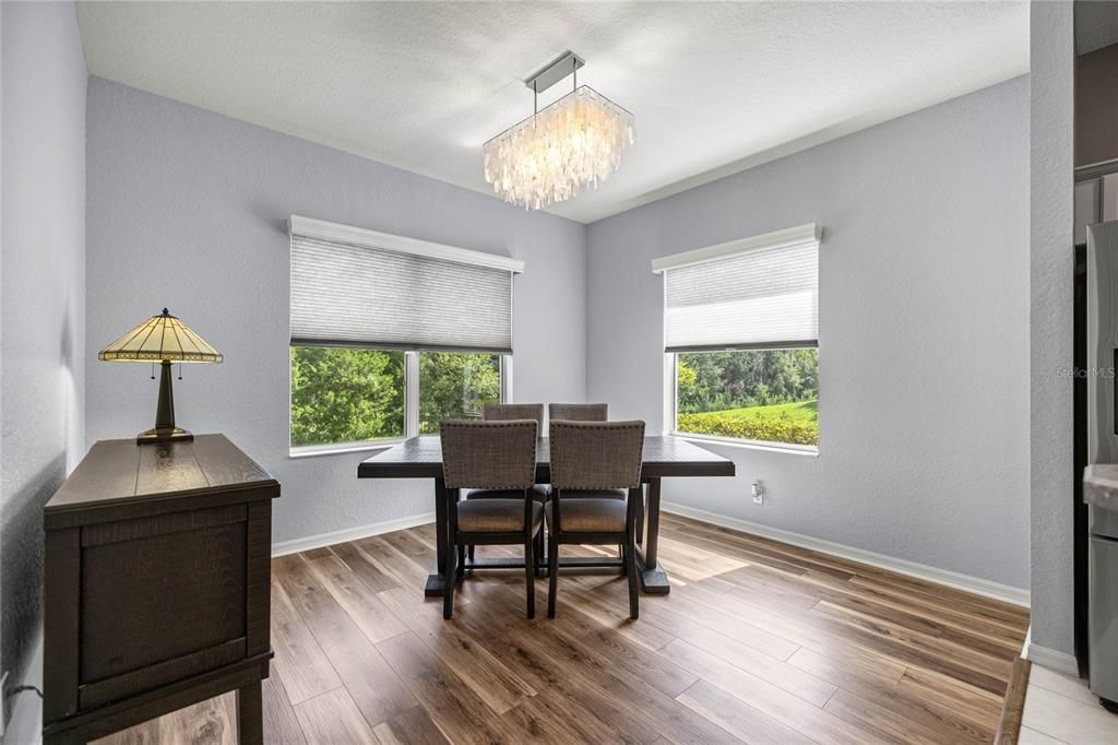 合同活跃: $279,900 (3 贝兹, 2 浴室, 1623 平方英尺)