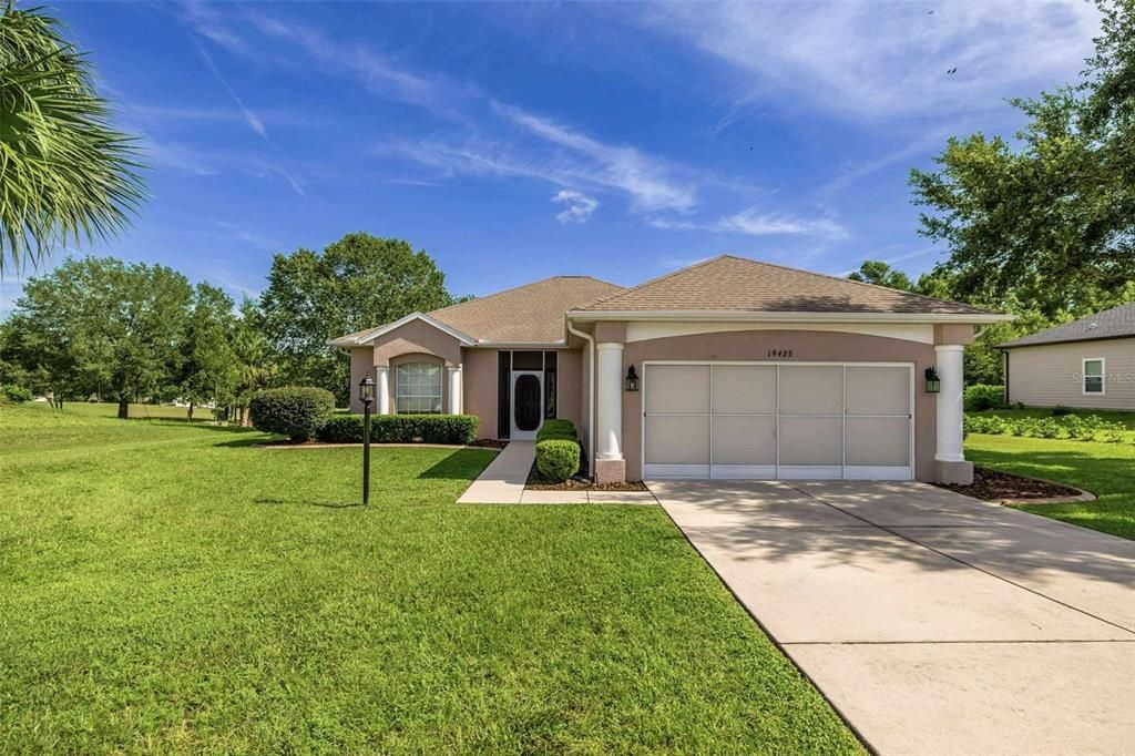 合同活跃: $279,900 (3 贝兹, 2 浴室, 1623 平方英尺)