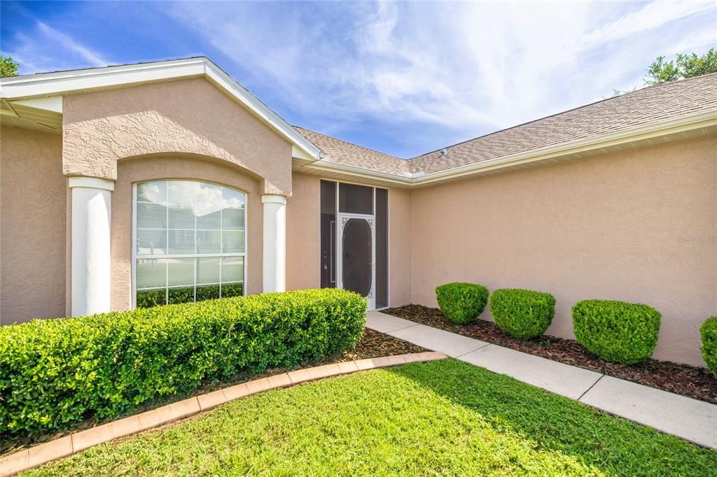 合同活跃: $279,900 (3 贝兹, 2 浴室, 1623 平方英尺)