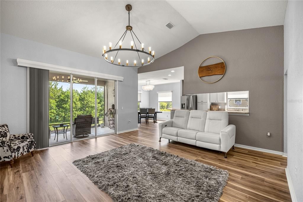 合同活跃: $279,900 (3 贝兹, 2 浴室, 1623 平方英尺)