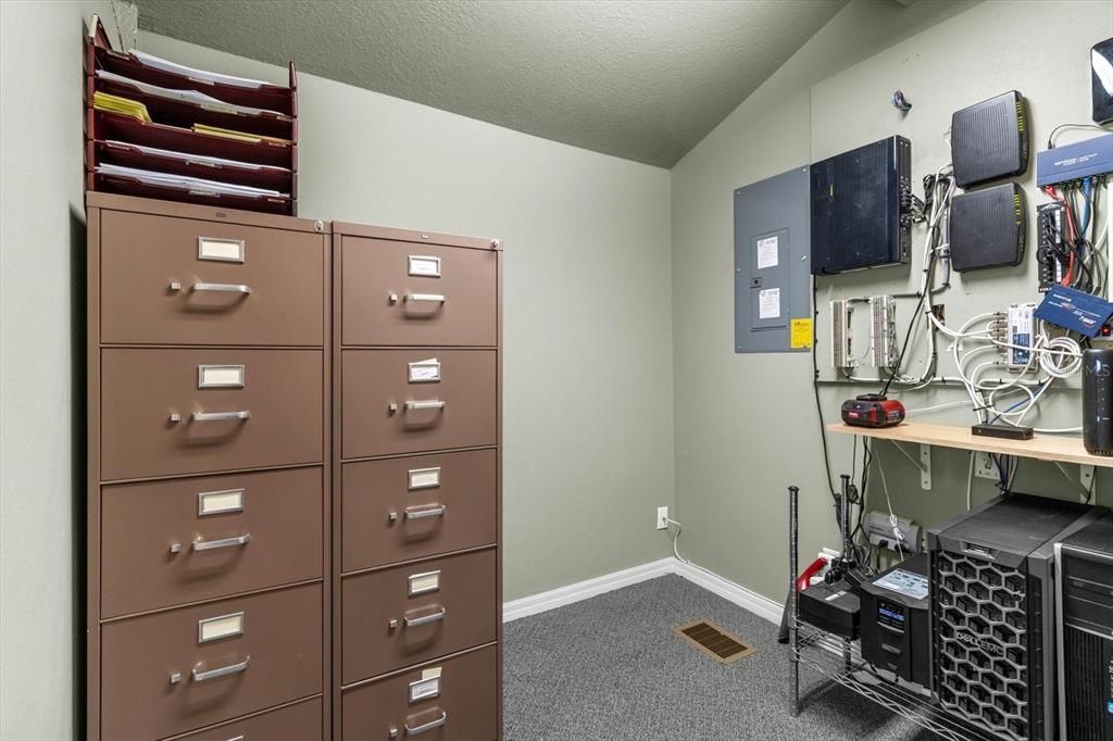 待售: $799,900 (0 贝兹, 0 浴室, 2420 平方英尺)