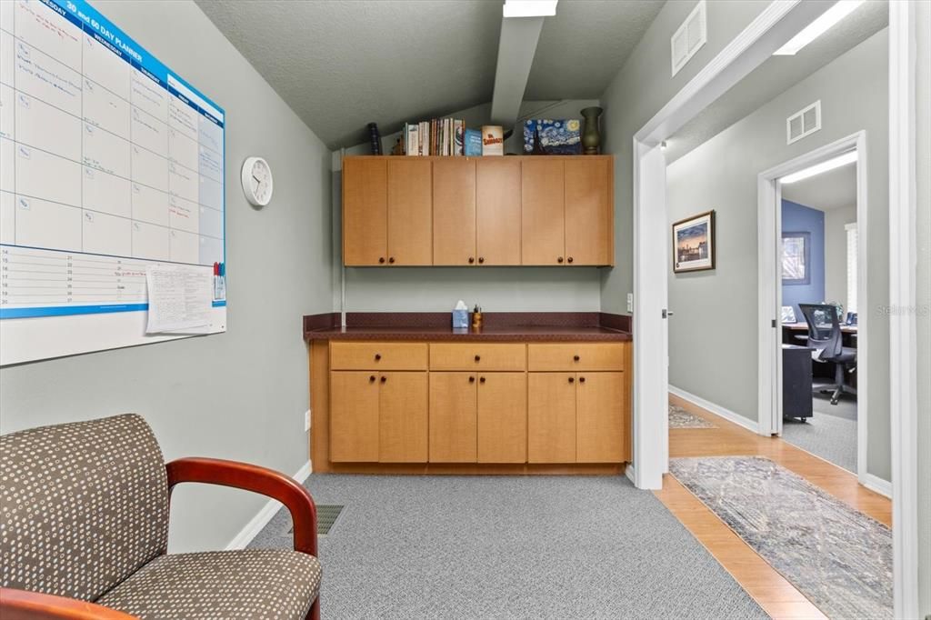 待售: $799,900 (0 贝兹, 0 浴室, 2420 平方英尺)