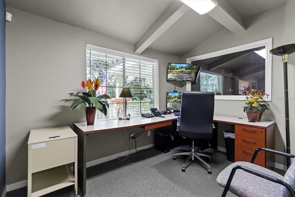 待售: $799,900 (0 贝兹, 0 浴室, 2420 平方英尺)