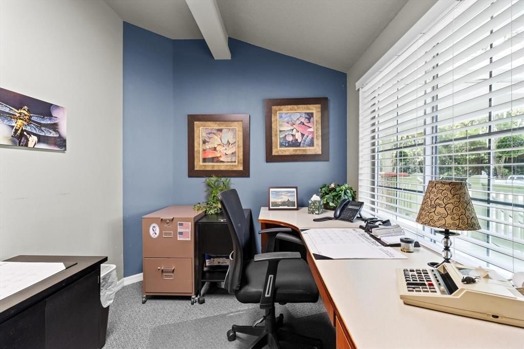 待售: $799,900 (0 贝兹, 0 浴室, 2420 平方英尺)