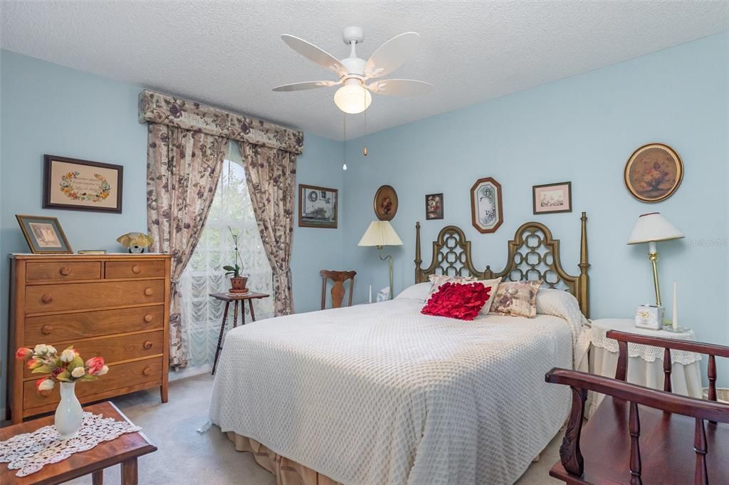 Active With Contract: $250,000 (3 beds, 2 baths, 1974 Square Feet)