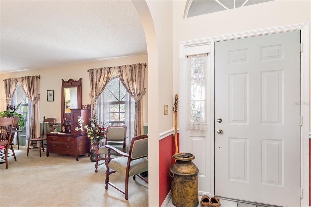 Active With Contract: $250,000 (3 beds, 2 baths, 1974 Square Feet)