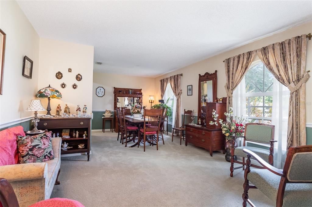 Active With Contract: $250,000 (3 beds, 2 baths, 1974 Square Feet)