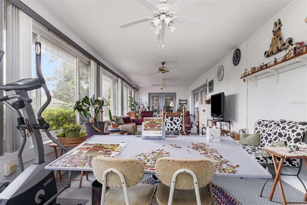 Active With Contract: $250,000 (3 beds, 2 baths, 1974 Square Feet)