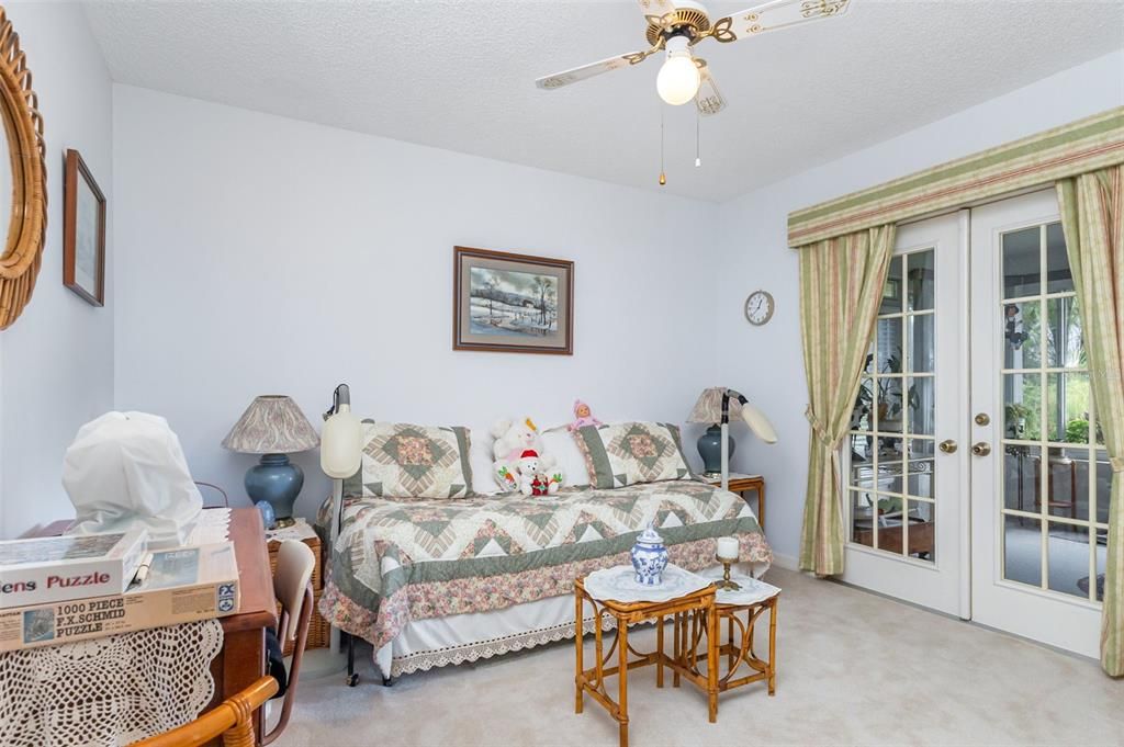 Active With Contract: $250,000 (3 beds, 2 baths, 1974 Square Feet)