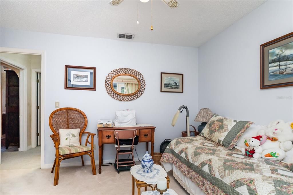 Active With Contract: $250,000 (3 beds, 2 baths, 1974 Square Feet)