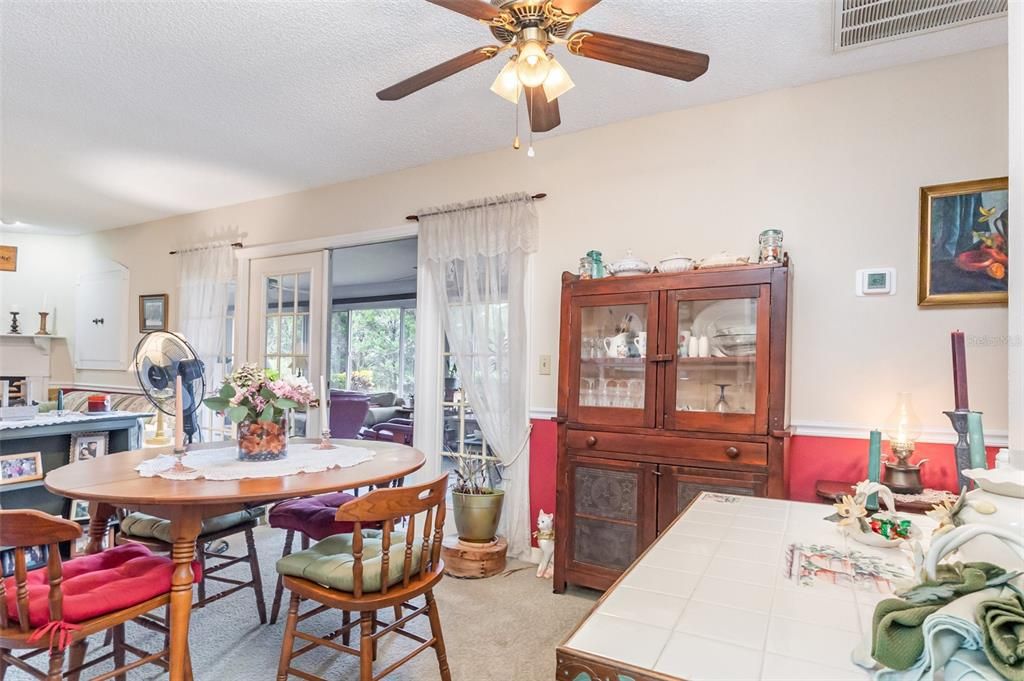 Active With Contract: $250,000 (3 beds, 2 baths, 1974 Square Feet)