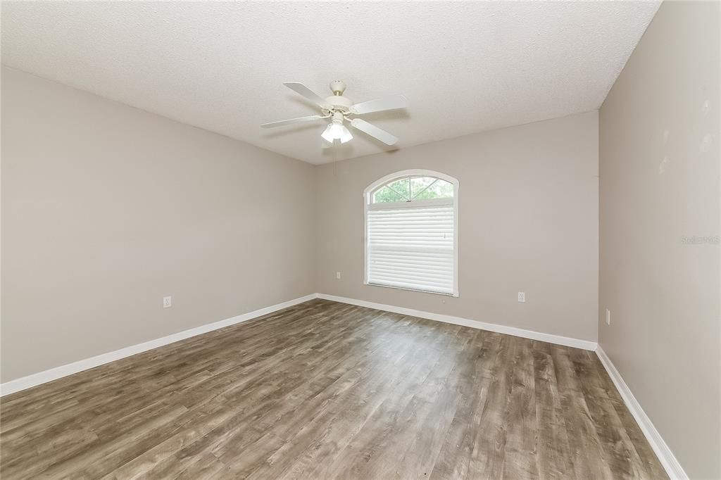 Active With Contract: $1,970 (3 beds, 2 baths, 1416 Square Feet)