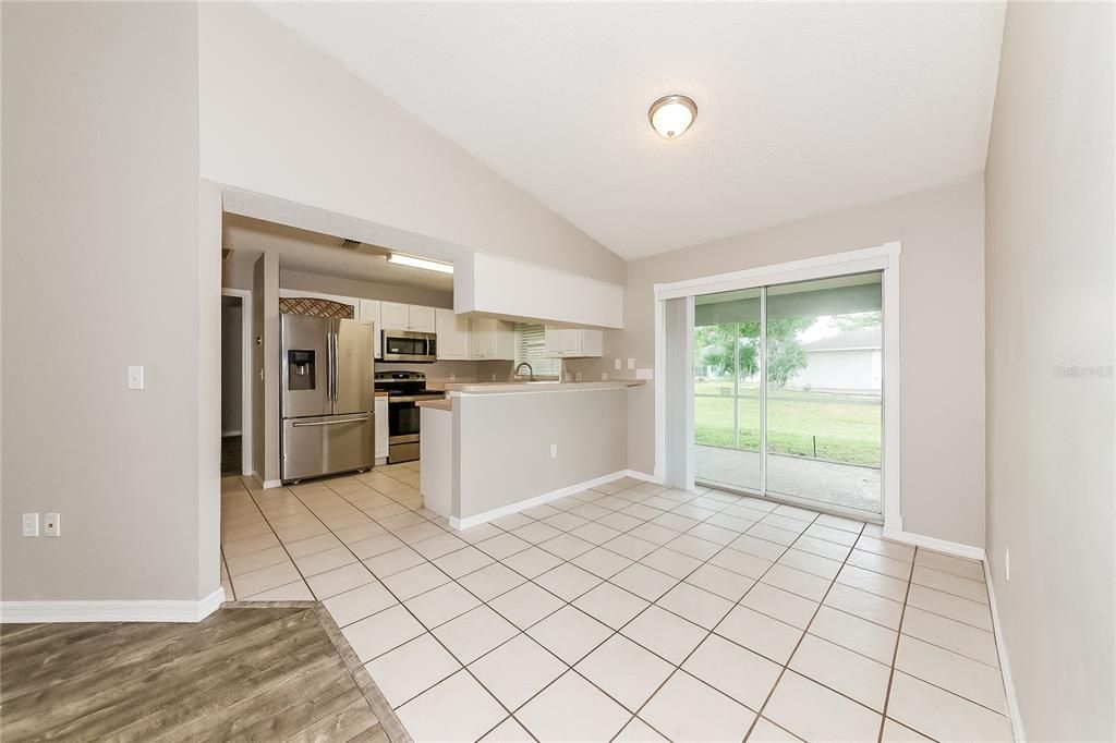 Active With Contract: $1,970 (3 beds, 2 baths, 1416 Square Feet)