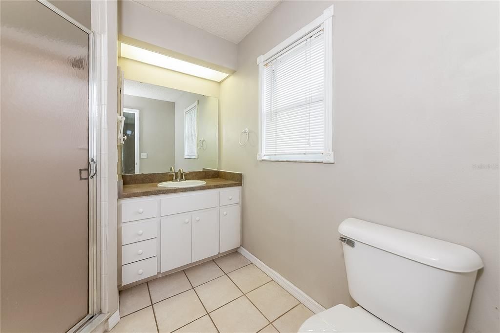 Active With Contract: $1,970 (3 beds, 2 baths, 1416 Square Feet)