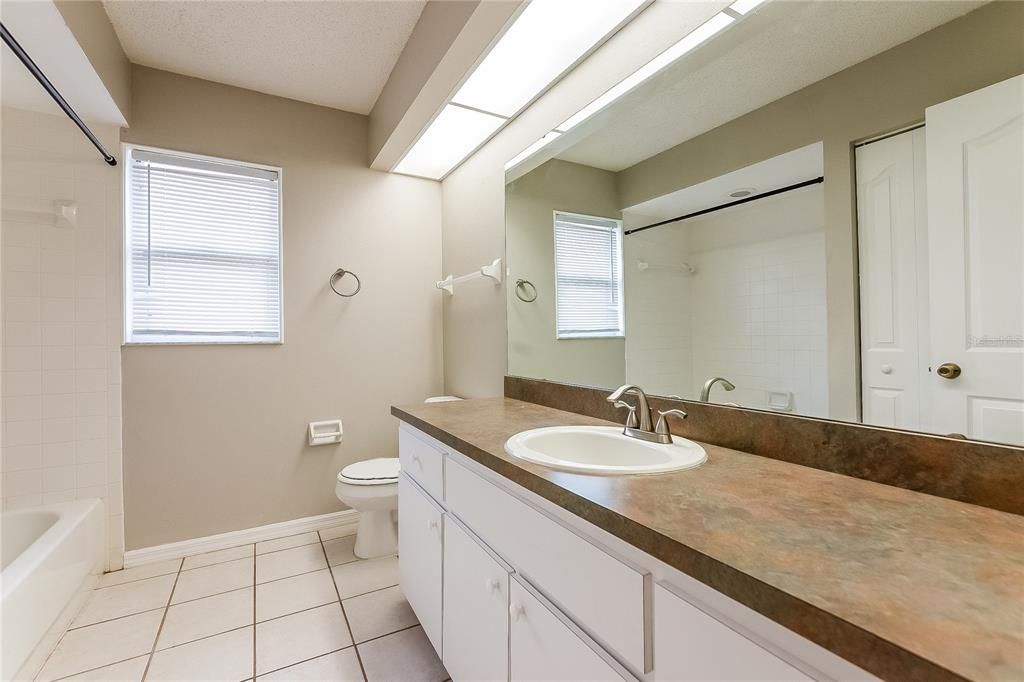 Active With Contract: $1,970 (3 beds, 2 baths, 1416 Square Feet)