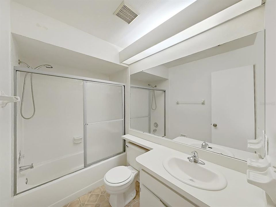 For Sale: $235,000 (2 beds, 1 baths, 1184 Square Feet)