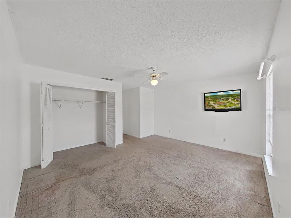 For Sale: $235,000 (2 beds, 1 baths, 1184 Square Feet)