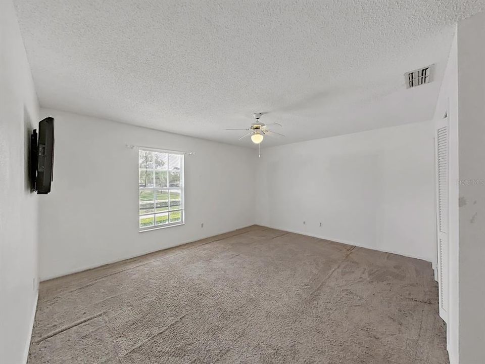 For Sale: $235,000 (2 beds, 1 baths, 1184 Square Feet)