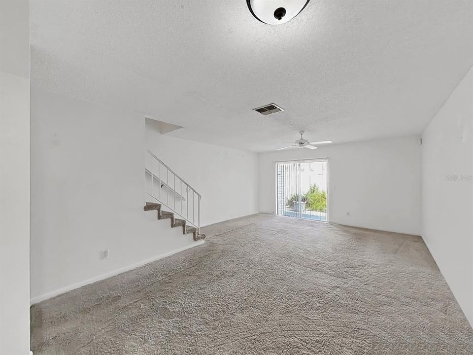 For Sale: $235,000 (2 beds, 1 baths, 1184 Square Feet)