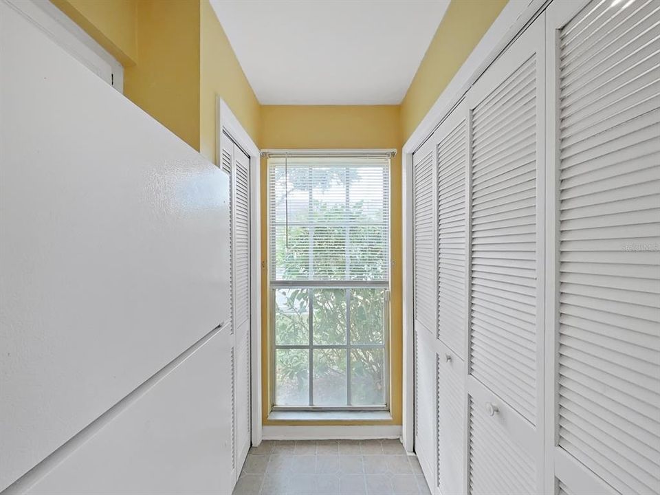 For Sale: $235,000 (2 beds, 1 baths, 1184 Square Feet)