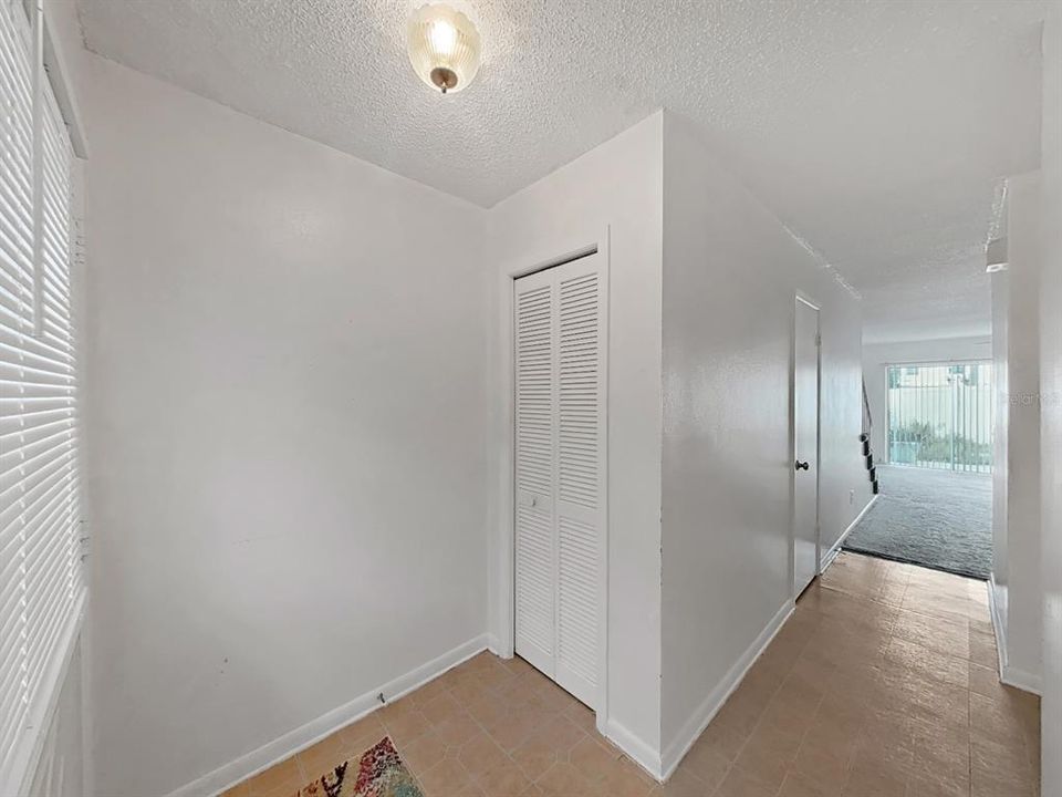 For Sale: $235,000 (2 beds, 1 baths, 1184 Square Feet)