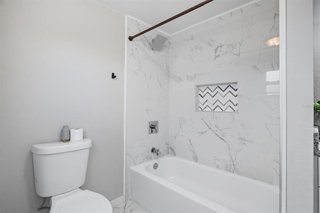 Под контрактом: $275,000 (3 спален, 2 ванн, 1116 Квадратных фут)