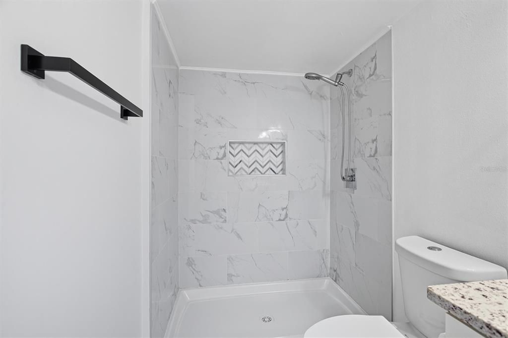 Под контрактом: $275,000 (3 спален, 2 ванн, 1116 Квадратных фут)