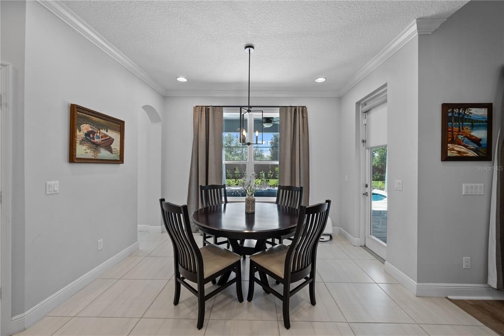 En Venta: $915,000 (6 camas, 4 baños, 4310 Pies cuadrados)