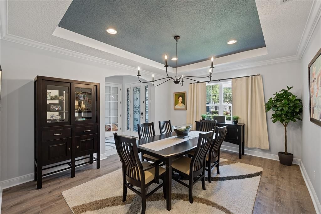 En Venta: $915,000 (6 camas, 4 baños, 4310 Pies cuadrados)