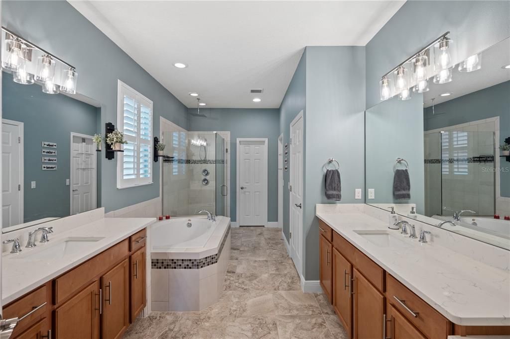 En Venta: $915,000 (6 camas, 4 baños, 4310 Pies cuadrados)