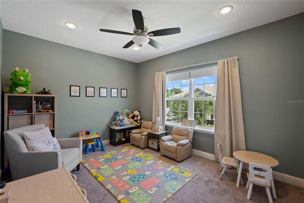 En Venta: $915,000 (6 camas, 4 baños, 4310 Pies cuadrados)