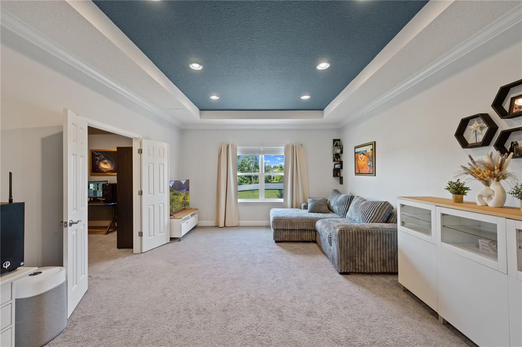 En Venta: $915,000 (6 camas, 4 baños, 4310 Pies cuadrados)