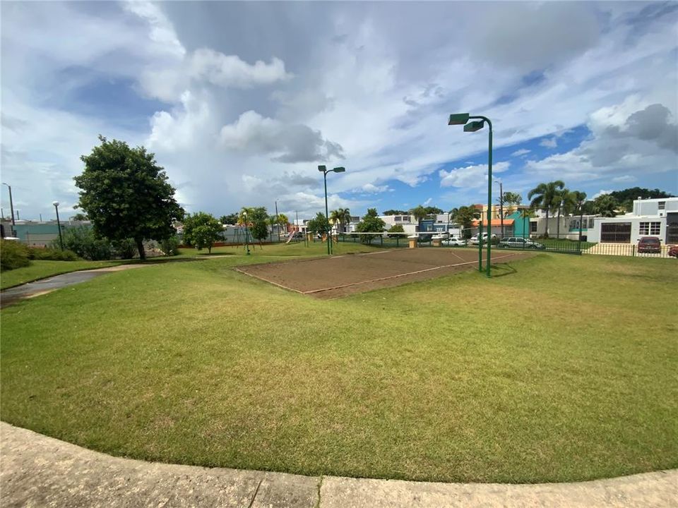 For Rent: $2,500 (3 beds, 2 baths, 1265 Square Feet)