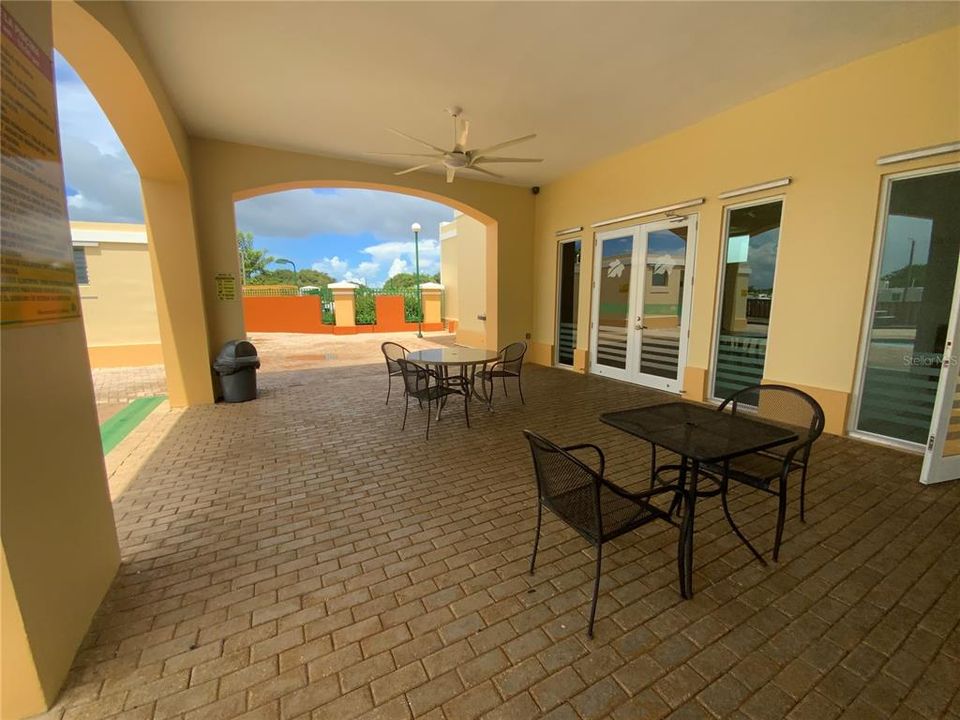 For Rent: $2,500 (3 beds, 2 baths, 1265 Square Feet)