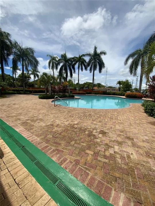 For Rent: $2,500 (3 beds, 2 baths, 1265 Square Feet)