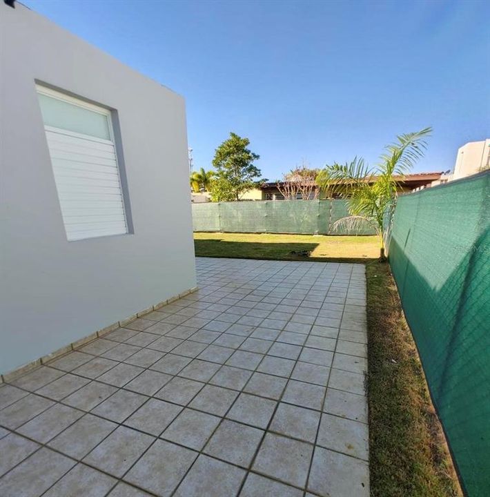 For Rent: $2,500 (3 beds, 2 baths, 1265 Square Feet)