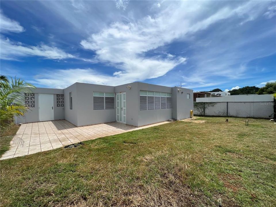 For Rent: $2,500 (3 beds, 2 baths, 1265 Square Feet)