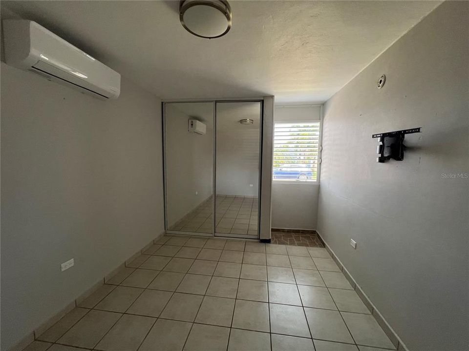 For Rent: $2,500 (3 beds, 2 baths, 1265 Square Feet)