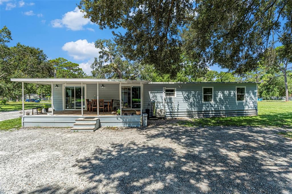 For Sale: $289,900 (5 beds, 2 baths, 2112 Square Feet)