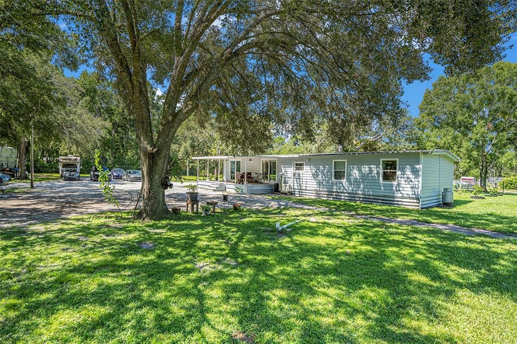 For Sale: $289,900 (5 beds, 2 baths, 2112 Square Feet)