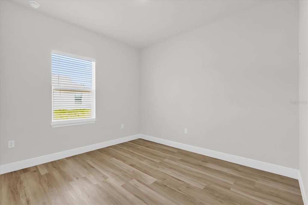 Под контрактом: $1,900 (4 спален, 2 ванн, 1833 Квадратных фут)