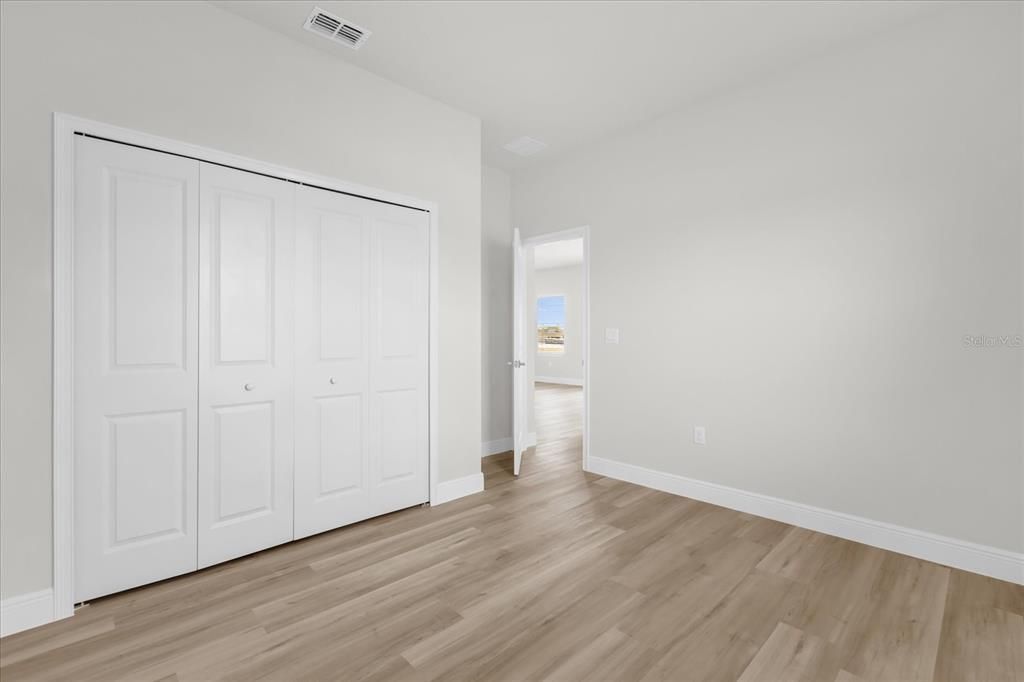 Под контрактом: $1,900 (4 спален, 2 ванн, 1833 Квадратных фут)