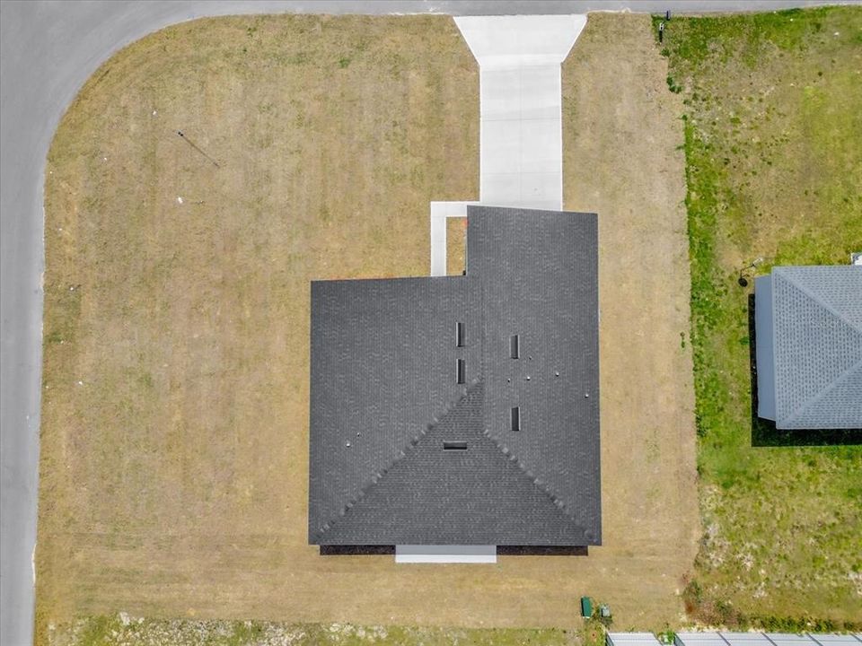 Под контрактом: $1,900 (4 спален, 2 ванн, 1833 Квадратных фут)