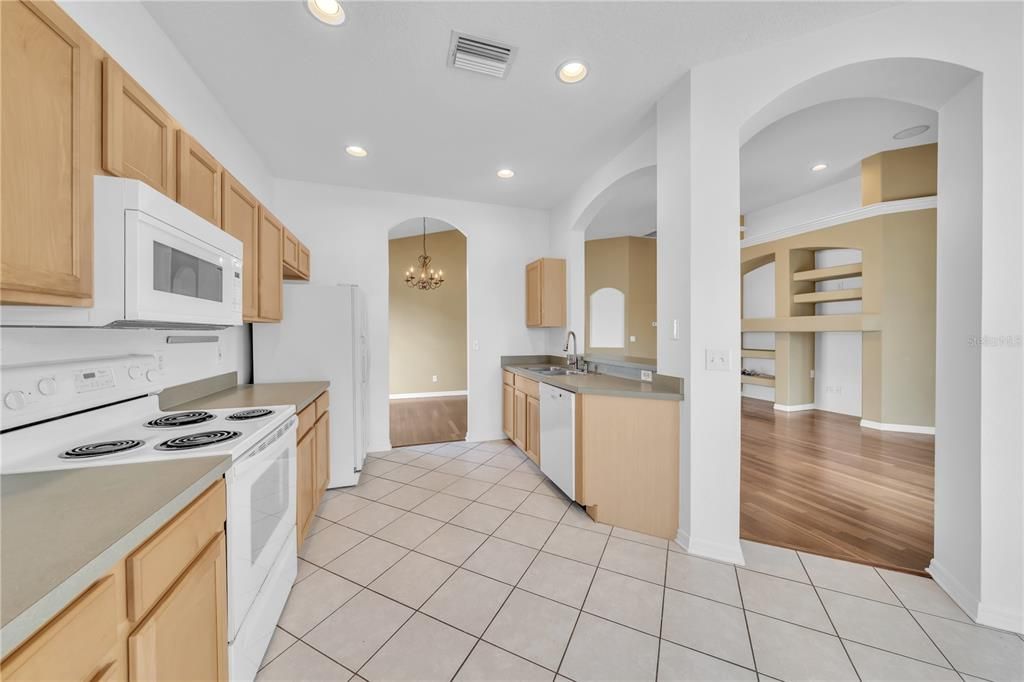 Active With Contract: $415,000 (3 beds, 2 baths, 1741 Square Feet)