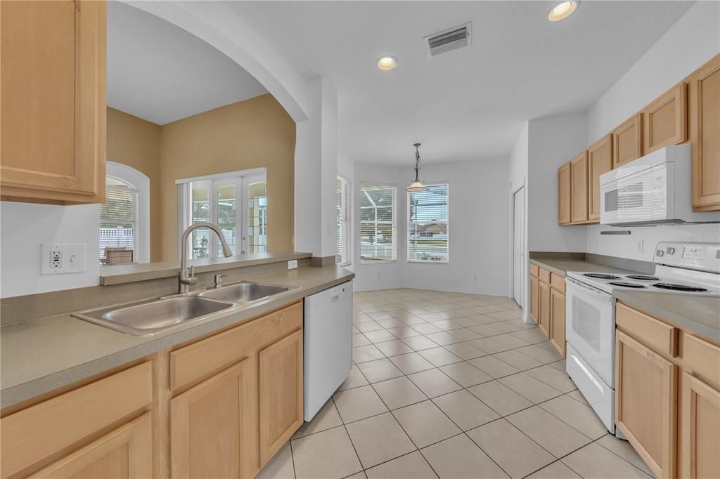 Active With Contract: $415,000 (3 beds, 2 baths, 1741 Square Feet)