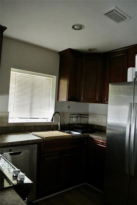 For Sale: $230,000 (3 beds, 2 baths, 1247 Square Feet)